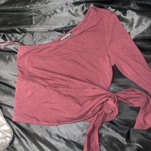 One sleeve tie shirt